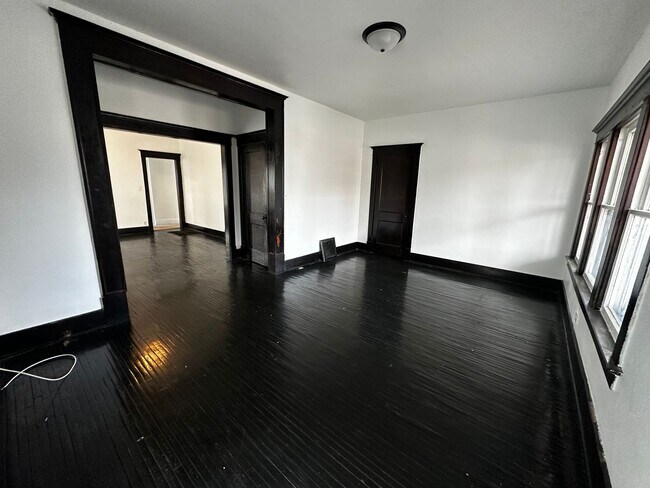 Foto del edificio - 715 Spring St
