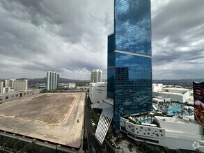 Building Photo - 2700 S Las Vegas Blvd