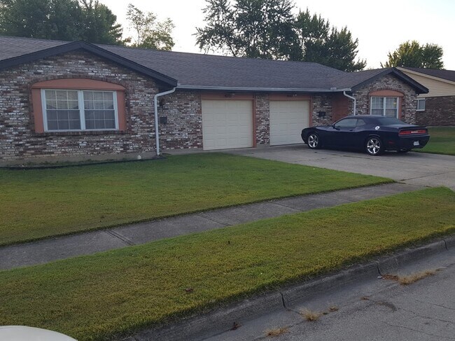 Building Photo - 4315 Forestview Ct
