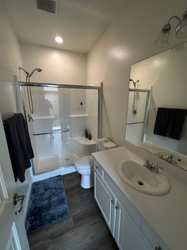 Foto del edificio - 37556 River Oats Ln