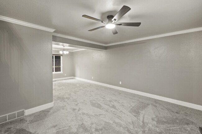 Building Photo - 5647 Old Farm Cir E