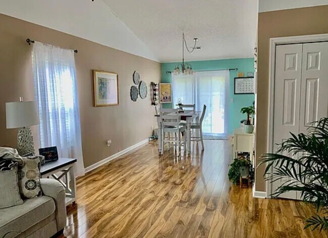 Foto del edificio - 601 Tisbury Ln