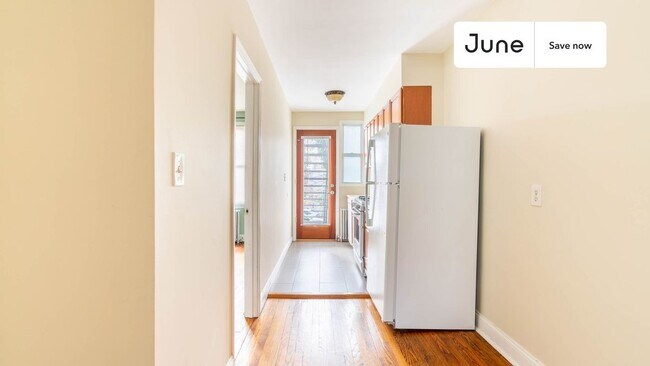 Building Photo - 711 Kearny St NE