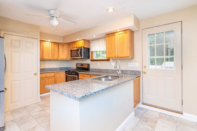 Foto del edificio - 1104 Pleasant St