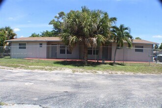 Building Photo - 3133 SW 13th St