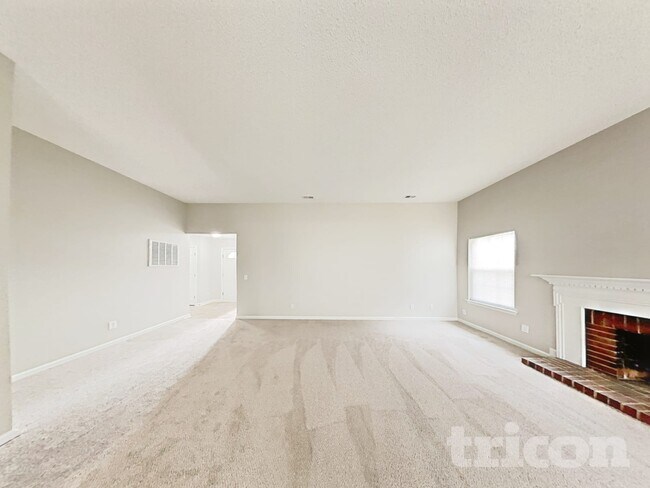 Foto del edificio - 9920 Baxter Caldwell Dr