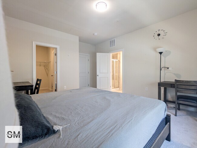 Foto del edificio - 4751 Cherokee St