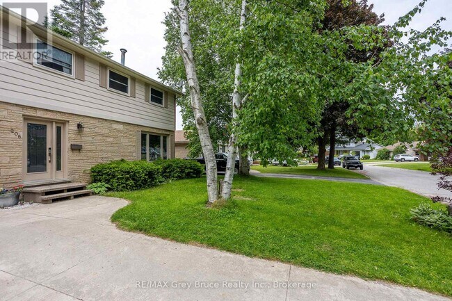 Photo du bâtiment - 206 6th Ave E