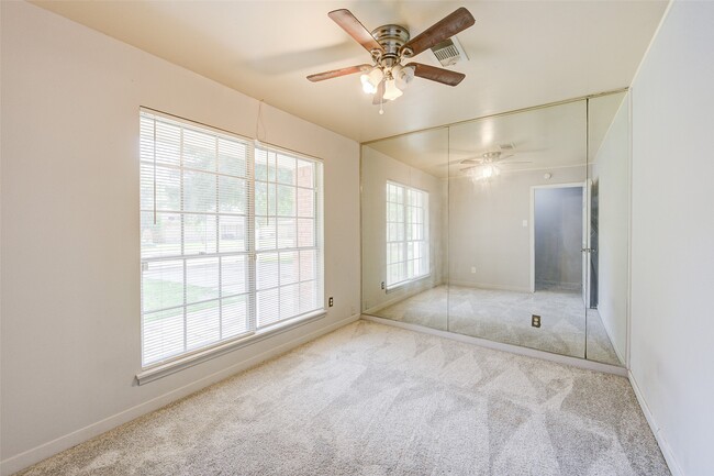 Building Photo - 7214 Mobud Dr