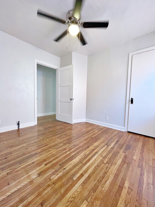 Building Photo - 2121 9th Ave