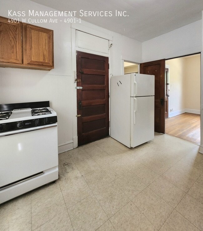 Building Photo - 4901 W Cullom Ave