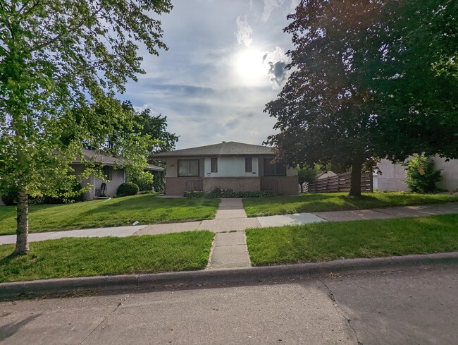 Building Photo - 1838 Garfield St NE