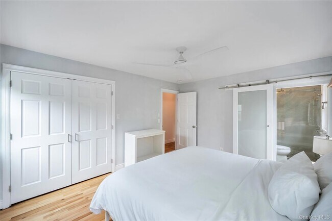 Foto del edificio - 8 Lovell Rd