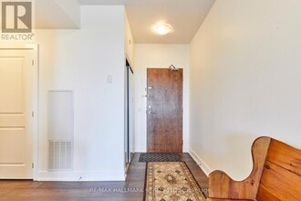 Building Photo - 1215 Bayly St