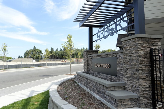 The Arbors At Edgewood