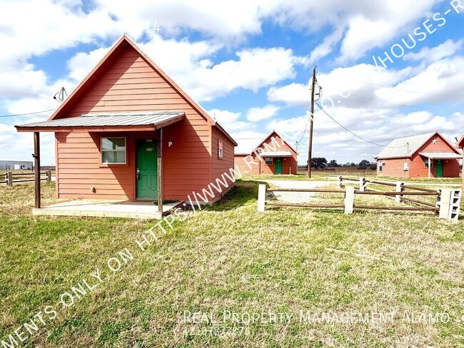 Building Photo - AVAILABLE NOW! 1 Bedroom / 1 Bath Lodge w/...