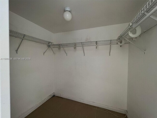 Foto del edificio - 13499 Biscayne Blvd