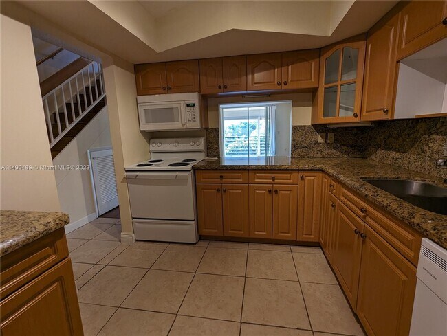 Foto del edificio - 3490 Foxcroft Rd