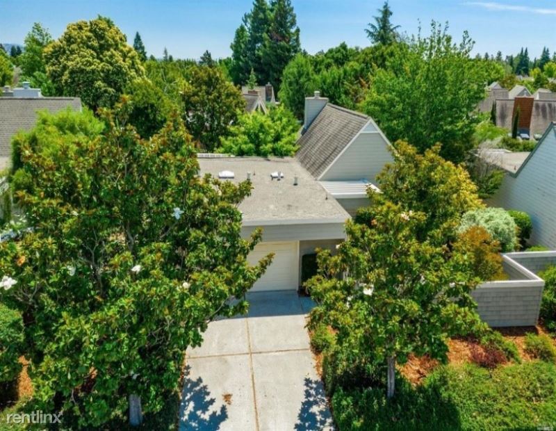 Foto principal - 2 br, 2 bath House - 534 Carnation Ct