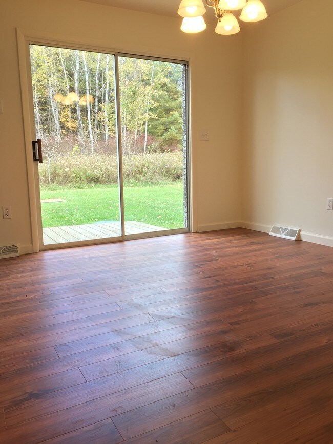 4 Canterbury Woods Street, Queensbury, NY 12804 Townhome Rentals in