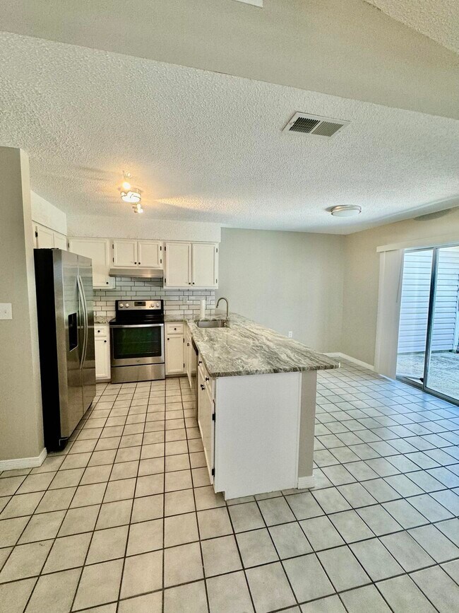 Building Photo - 5 Falcon Ridge Ln
