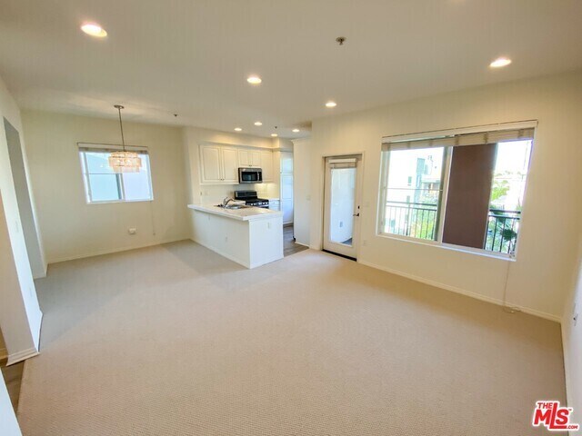 Building Photo - 6020 Seabluff Dr