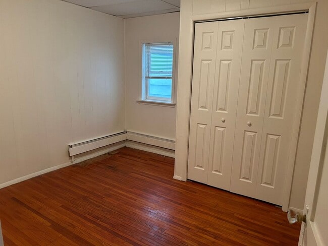 Building Photo - 118 S Main St