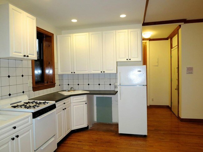 Building Photo - 54 9th St