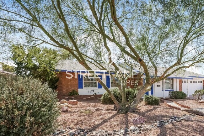 Building Photo - REDUCED! Charming 3 Bedroom with Swimming ...