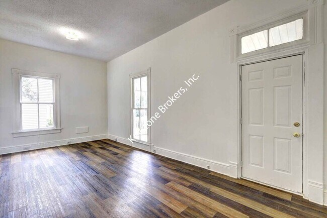 Building Photo - 479 Fort Hill St