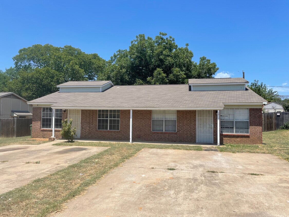 1715 St, Arlington, TX 76012 House Rental in Arlington, TX