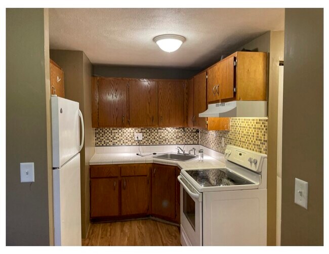 kitchen - 16 Bell Ct