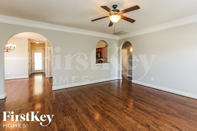 Foto del edificio - 5541 Timber Leaf Trail