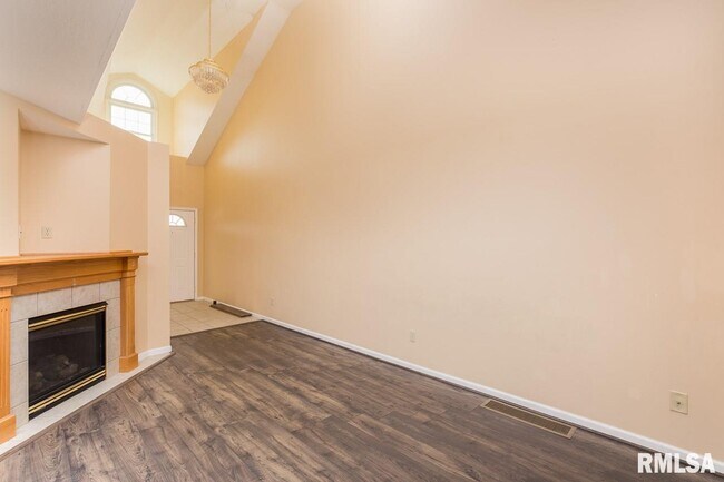 Foto del edificio - 3054 Cherrywood Dr