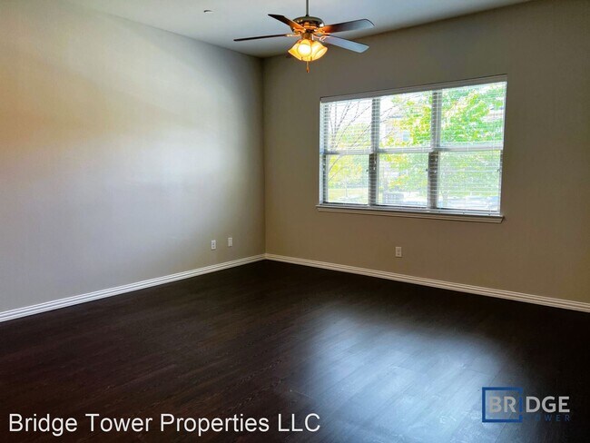 Building Photo - 4 br, 2.5 bath House - 1325 Lake Crest Lane