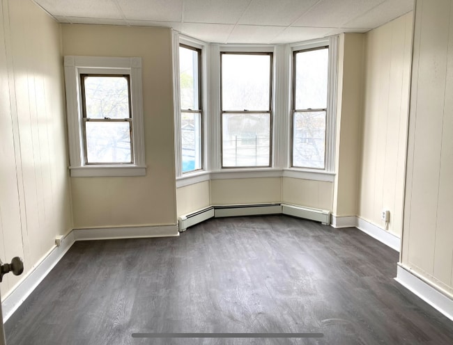 Building Photo - 65 Claremont Ave