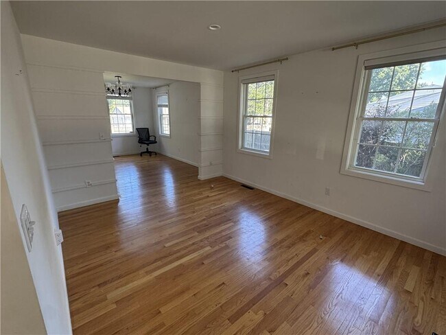 Building Photo - 156 Mt View Ave
