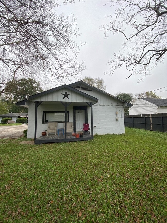 Building Photo - 9334 Lomax St