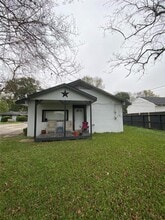 Building Photo - 9334 Lomax St