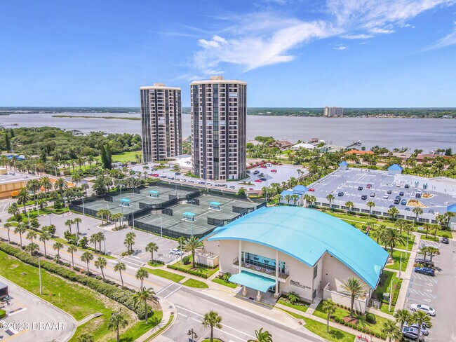 Foto del edificio - 1 Oceans W Blvd