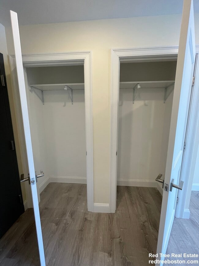 Foto del edificio - 1028a Commonwealth Ave