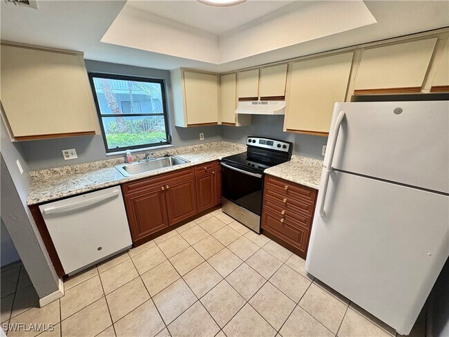 Building Photo - 28121 Pine Haven Way
