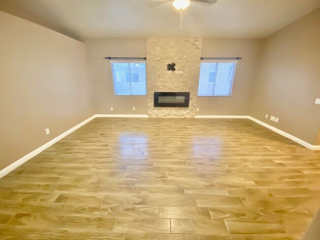 Foto del edificio - CHARMING CONDO IN DESIRABLE WEST LAS VEGAS NEAR SUMMERLIN