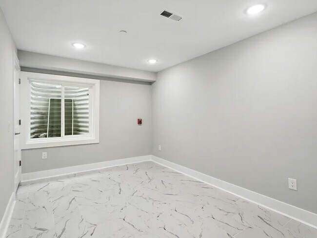 Foto del edificio - 2120 Berges St