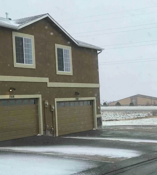 Photo - 7507 Red Creek Vw Townhome