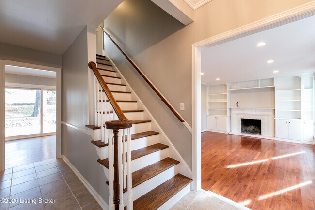 Building Photo - 3405 Hillvale Rd