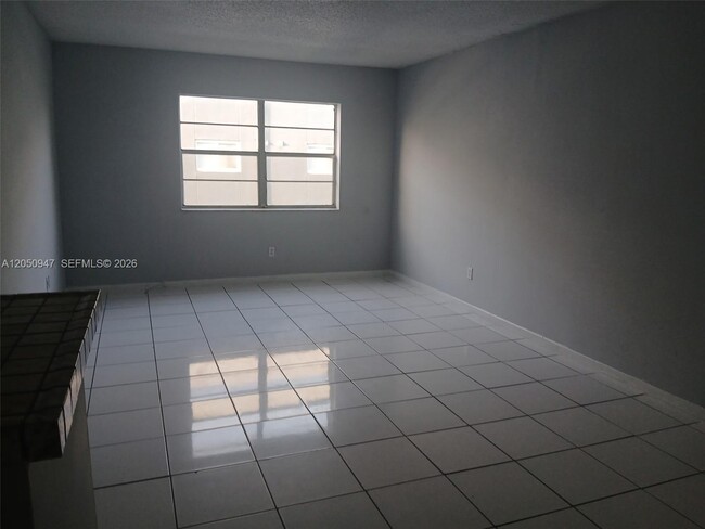Foto del edificio - 13655 NE 3rd Ct