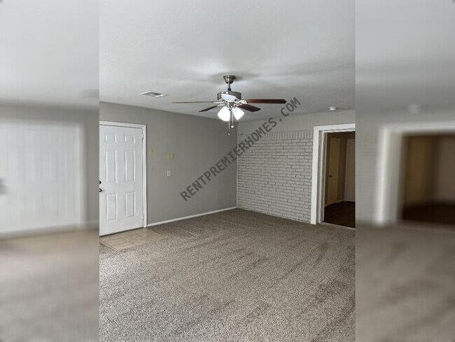 Building Photo - 1424 NW 88th St