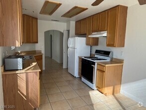 Building Photo - 1561 Linnbaker Ln