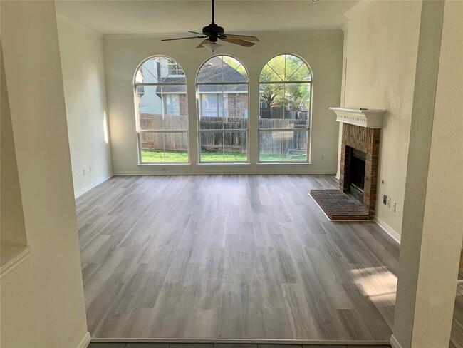 Foto del edificio - 12724 Picket Rope Ln